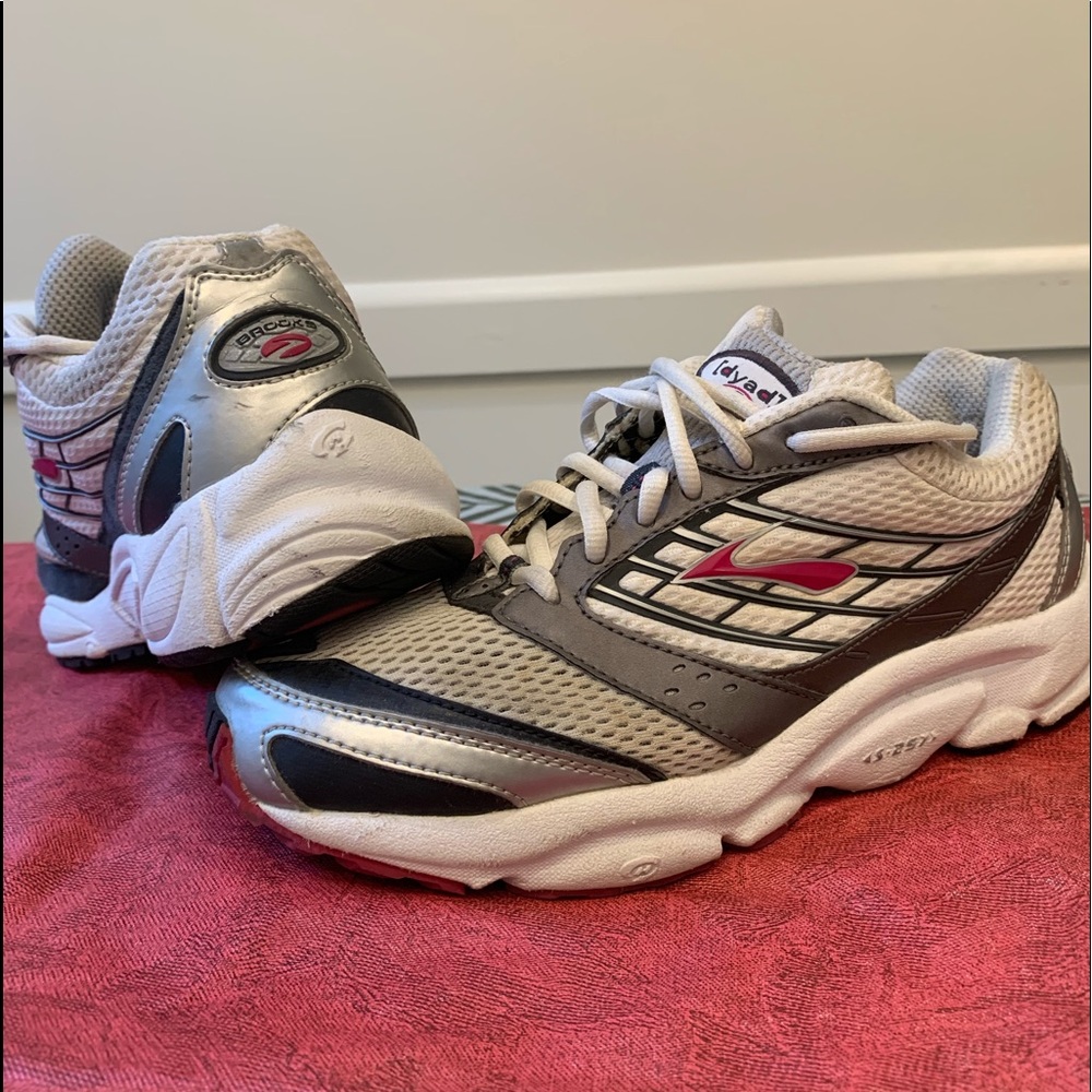 Ladies sneakers